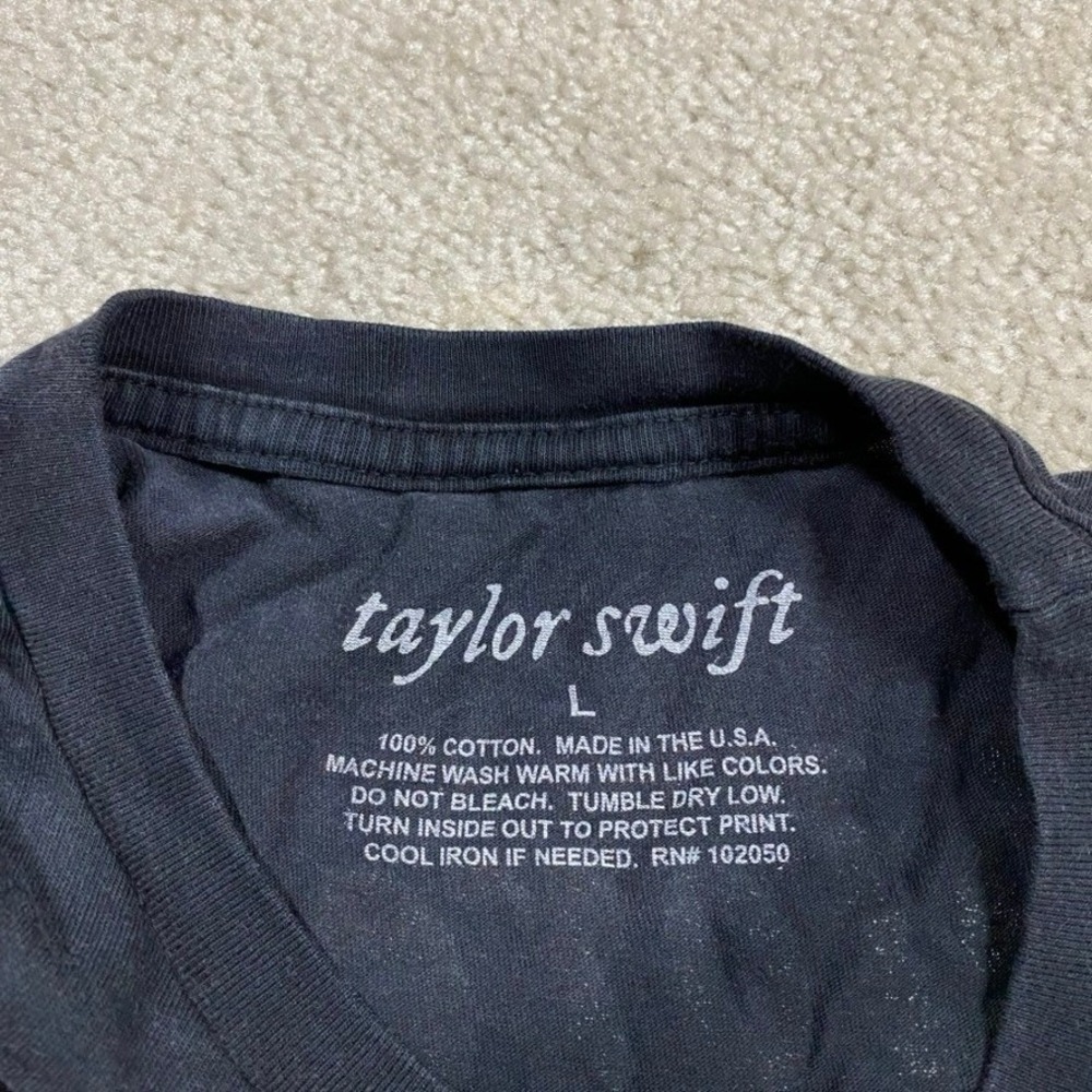Taylor Swift Folklore Album Long Sleeve Graphic T-Shirt Black Large 2020 Merch - Picture 2 of 7
